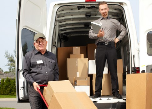 Moving truck service for Canary Wharf apartment and office relocations