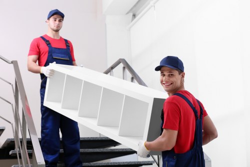 Van loading support for a Canary Wharf apartment move