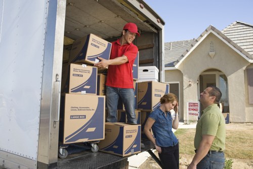 Local moving service covering Canary Wharf and nearby E14 areas
