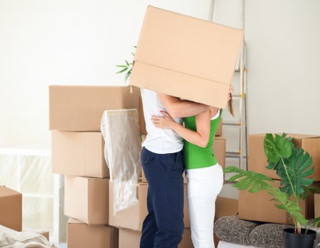 Local moving van serving Canary Wharf and nearby East London areas