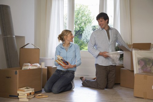 Canary Wharf moving van support for residential and commercial customers